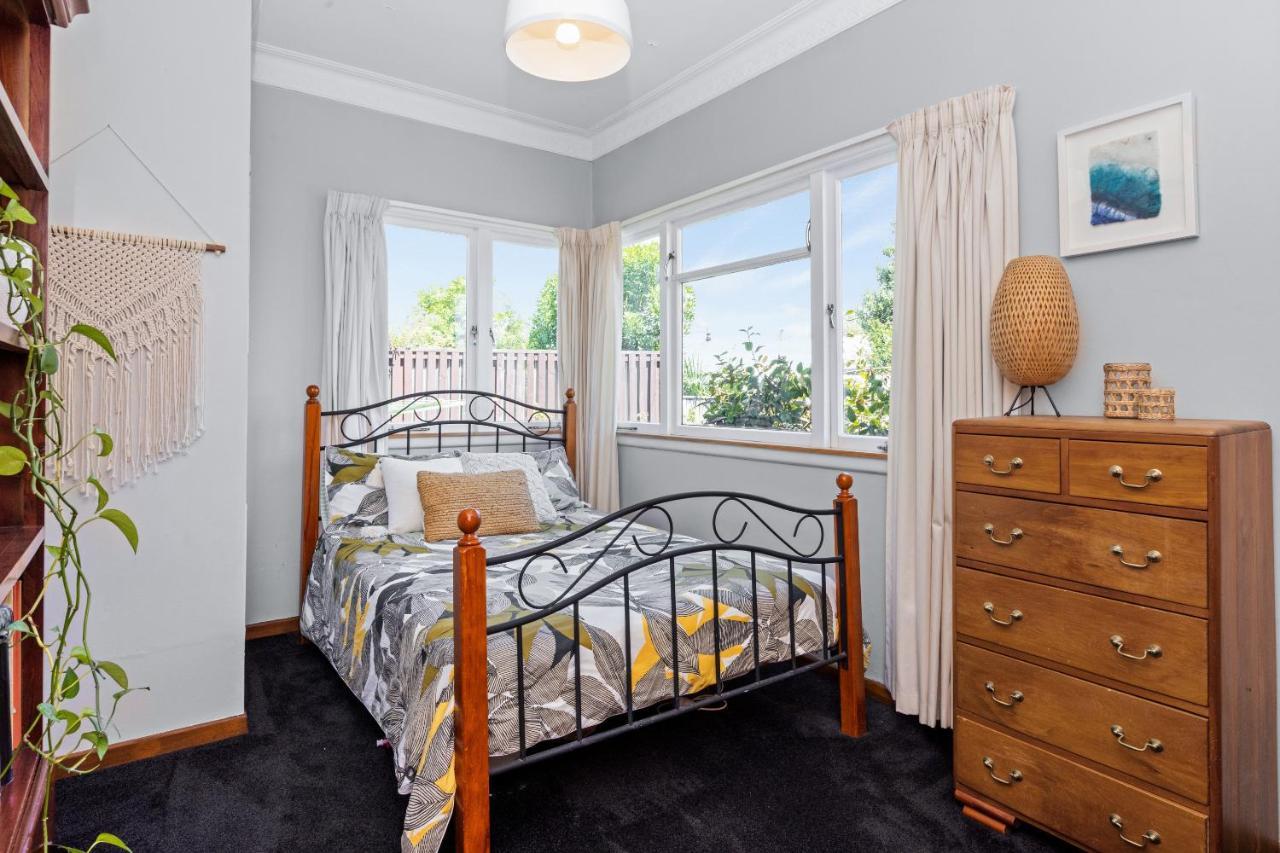 Live Large In The Village Havelock North Exterior foto